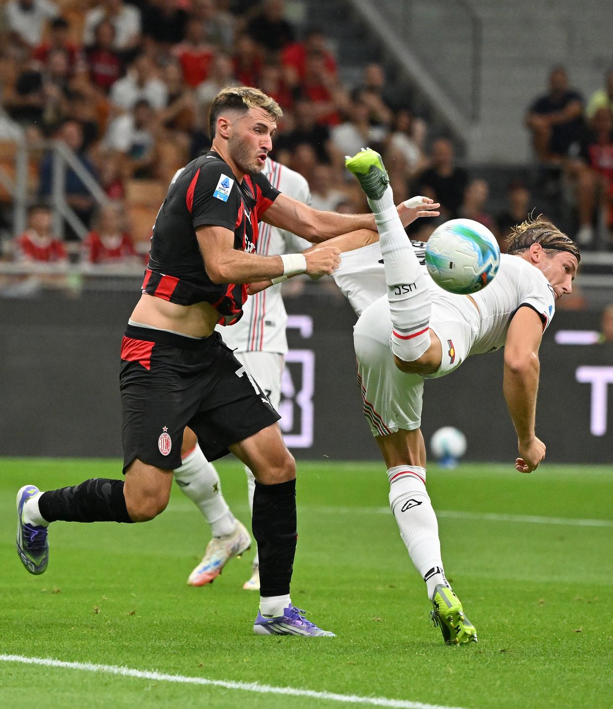 爱游戏-赛地聚焦：意甲今晚热度飙升，AC米兰绝杀压哨，压力陡增，赛程密集仍需轮换的简单介绍