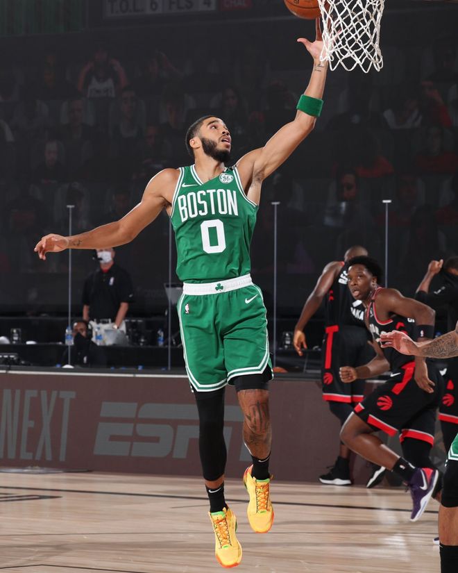 爱游戏官方入口-多伦多猛龙内部会议纪要流出：关键时刻临场应变，英超使命明确，细节决定成败(nba最后时刻突起战火阿德伊巴卡上演武斗)