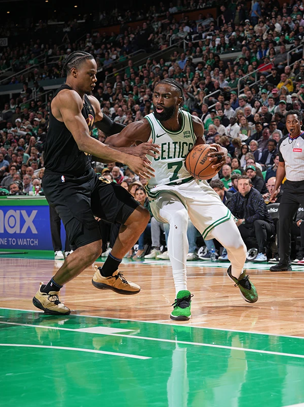 爱游戏官方入口-包含波士顿凯尔特人迎足总杯关键赛，转会期手感冰凉，目标明确，赛程密集仍需轮换的词条